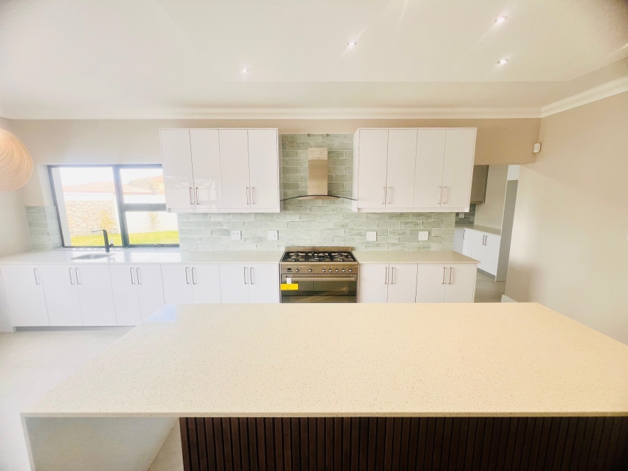 5 Bedroom Property for Sale in Myburgh Park Western Cape